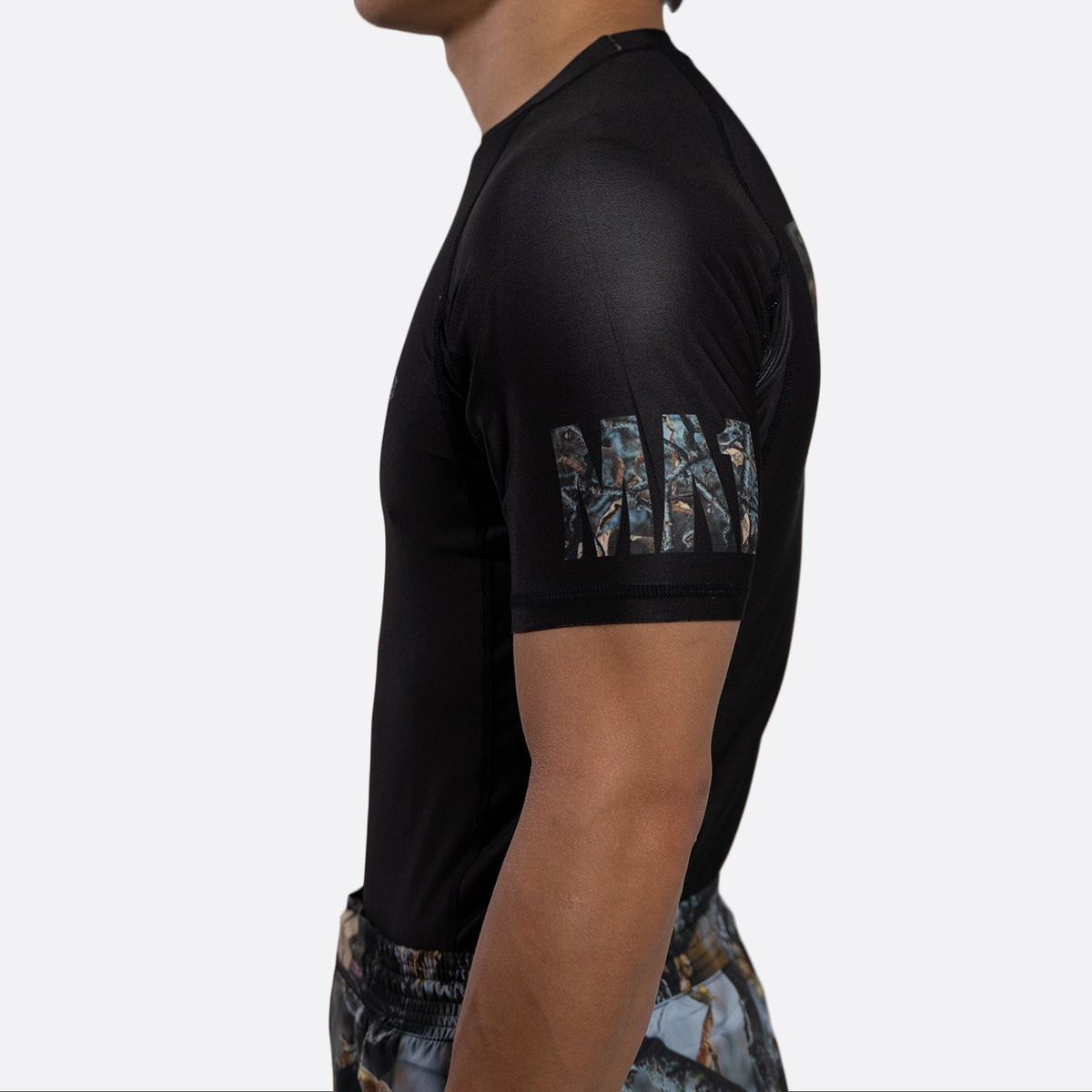 MA1 Hillbilly Camo Logo Short Sleeve Rash Guard - product photo 3