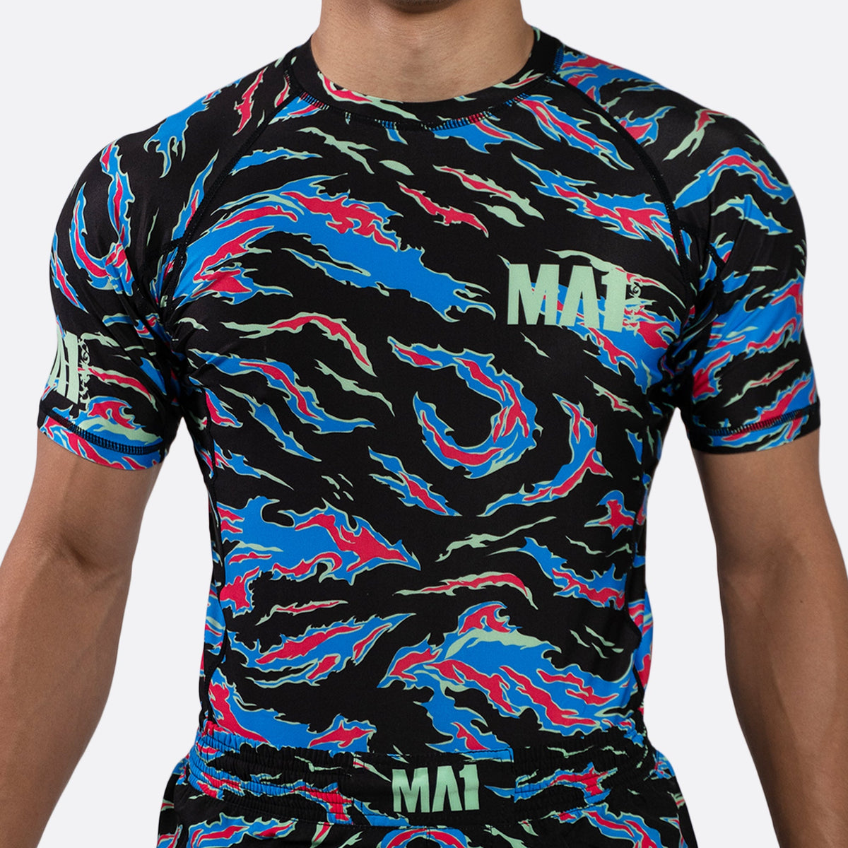 MA1 Camo Fire Short Sleeve Rashguard - product photo 2