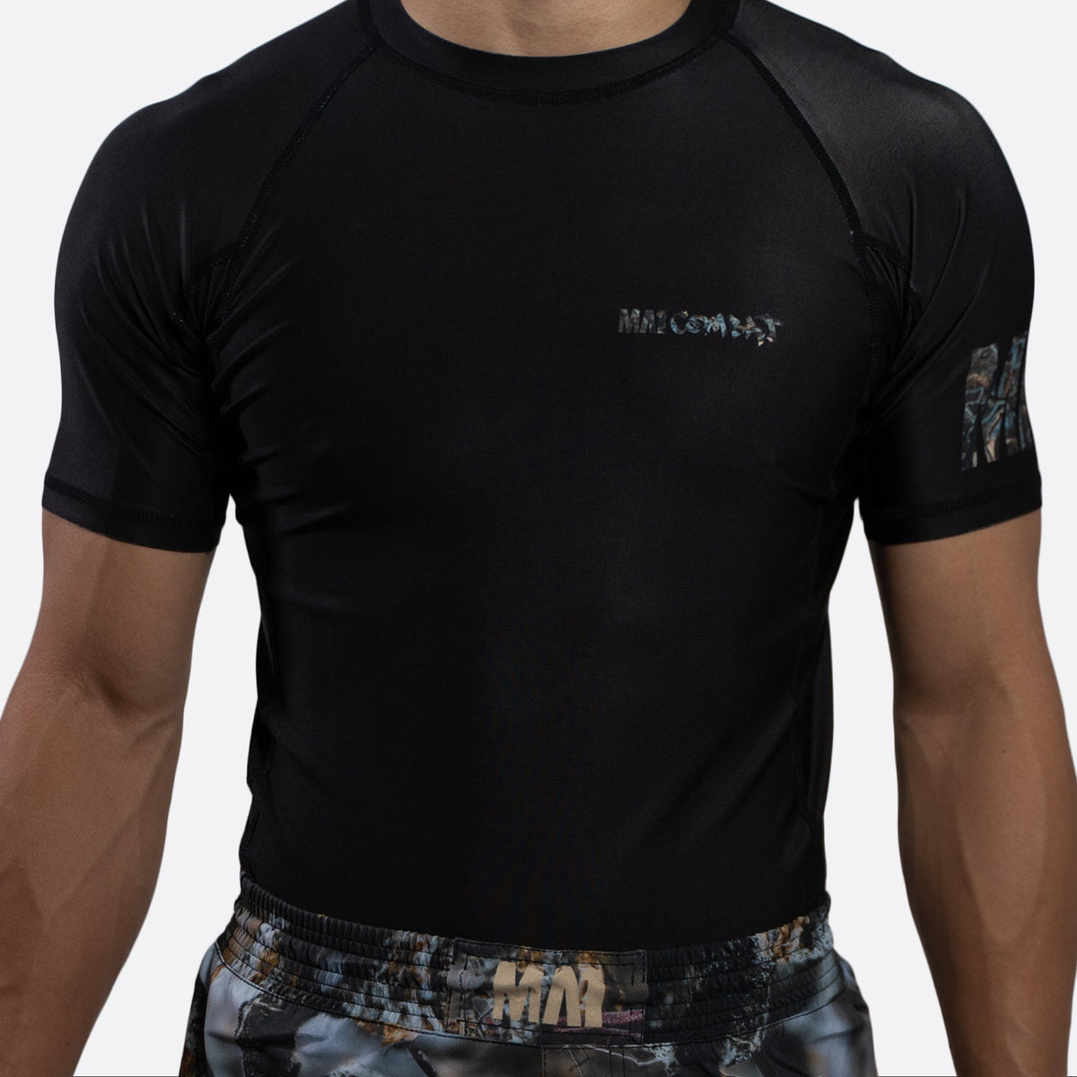 MA1 Hillbilly Camo Logo Short Sleeve Rash Guard - product photo 2